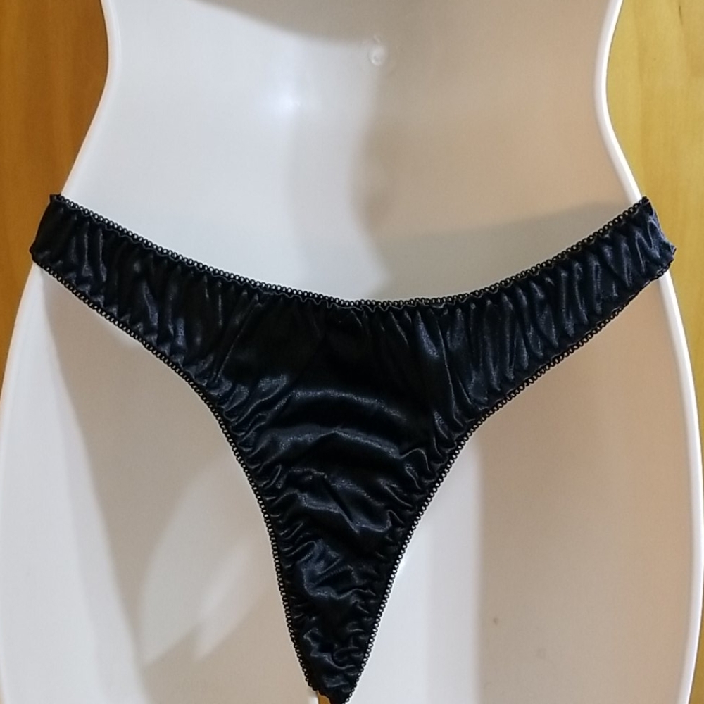 SOLD OFF SITE....  Lingerie set sz M - Picture 4 of 13